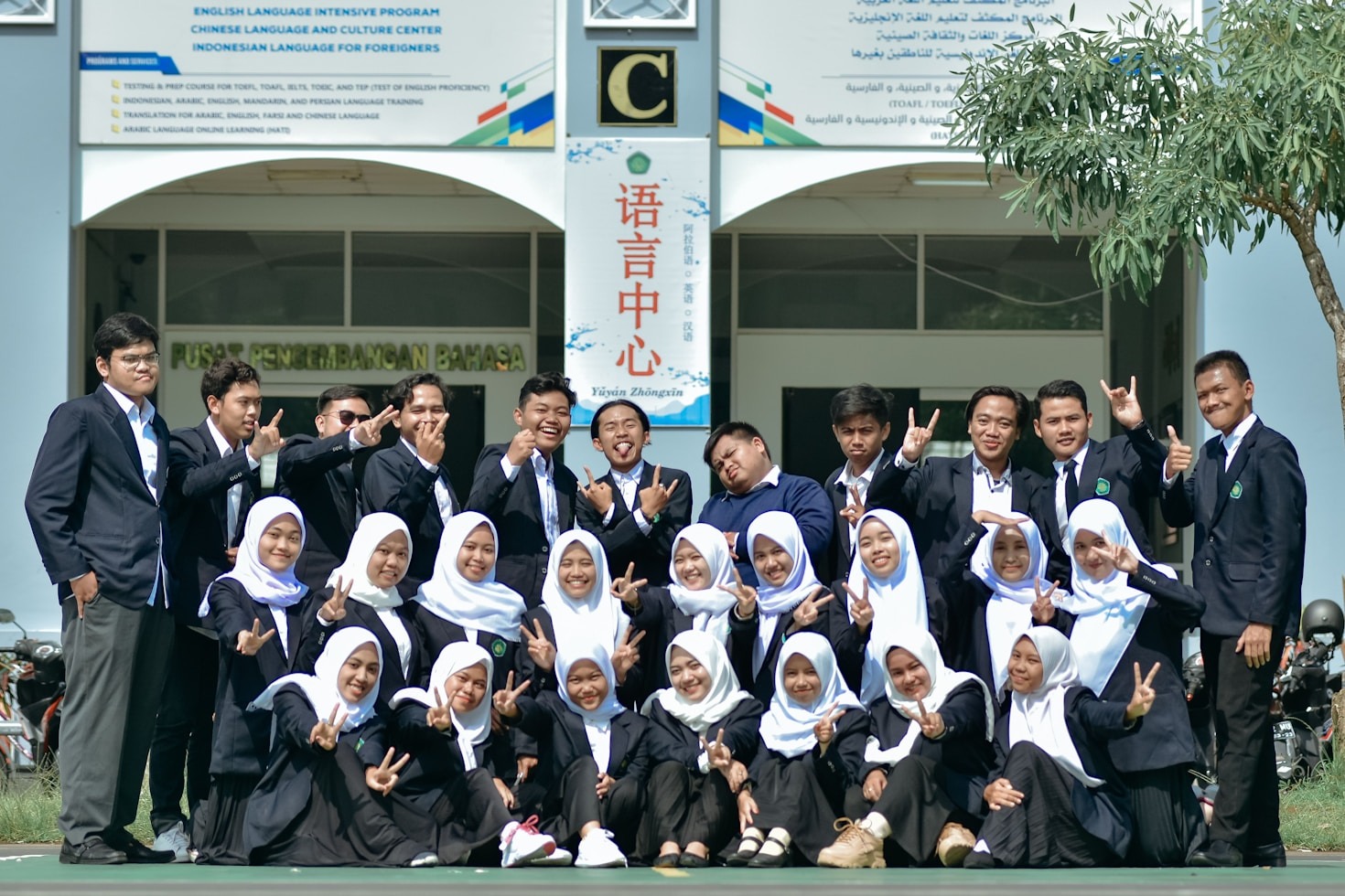 The Power of Alumni Networks: Insights from Zahira
